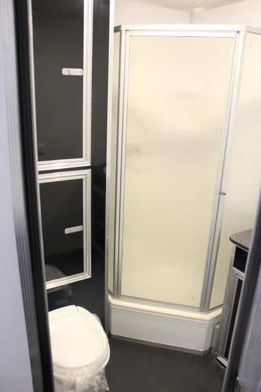Enclosed Gooseneck Trailer 2023 48' Large Corner Bathroom In-Production Special
