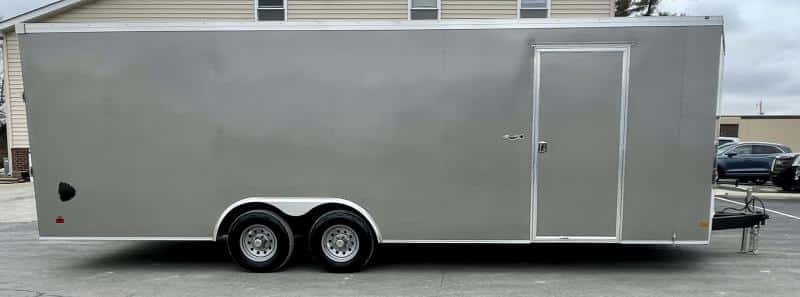 Enclosed Car Trailer 2022 24' V-Nose & Ramp Door