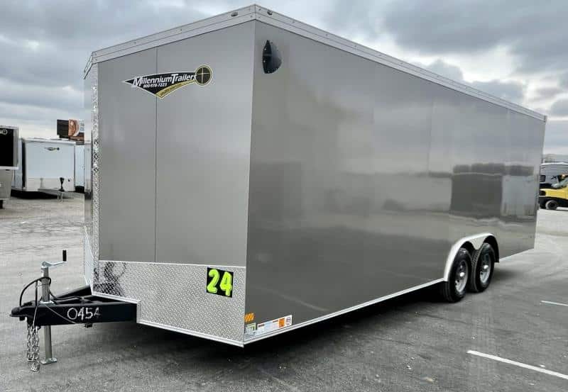 Enclosed Car Trailer 2022 24' V-Nose & Ramp Door