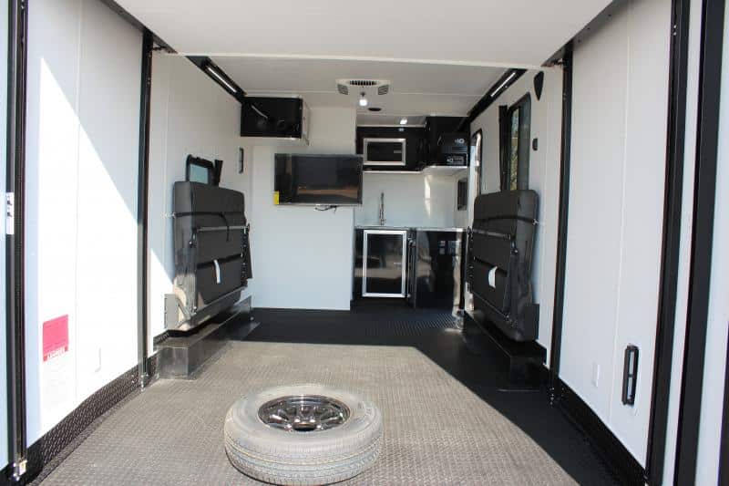 Enclosed Trailer with Living Quarters 2023 22' Nomad Sleep 6!
