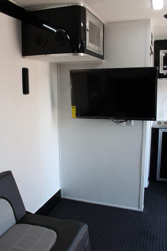 Enclosed Trailer with Living Quarters 2023 22' Nomad Sleep 6!