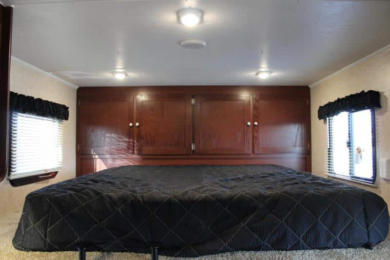 Enclosed Trailer with Living Quarters 48' 2023 Premium 12' Sofa+8' Living Quarters Trailer