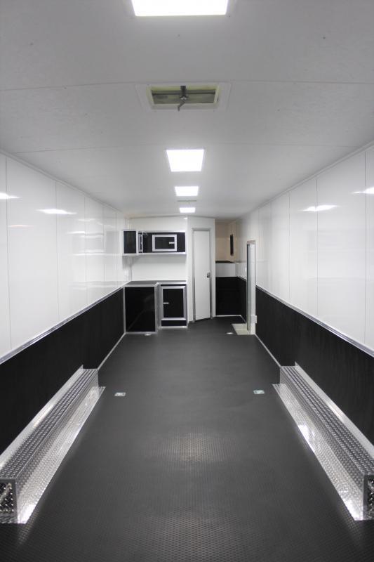 Enclosed Gooseneck Trailer 2023 48' Large Corner Bathroom Millennium