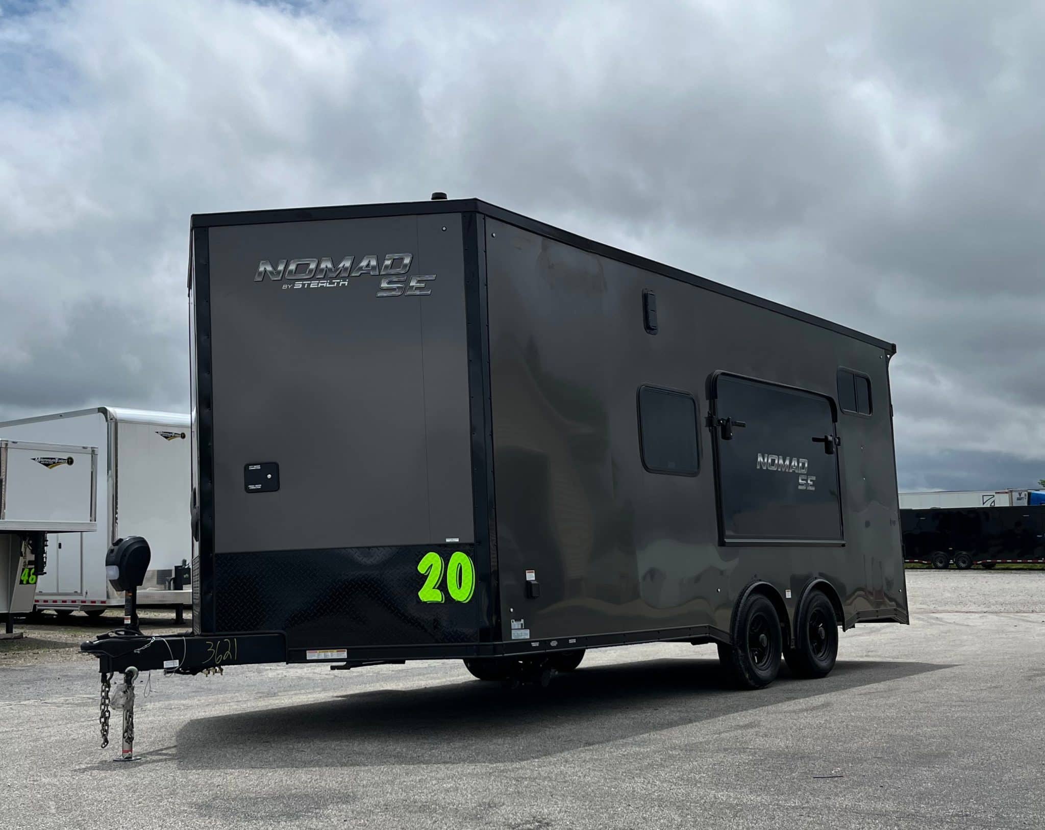 Exterior view charcoal SE 20'