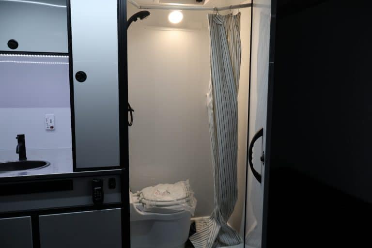 7254 Interior 4