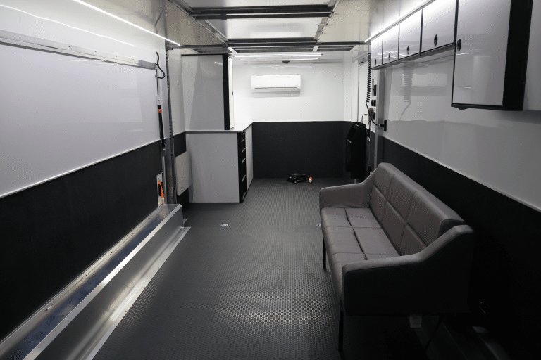 7677 Interior 6