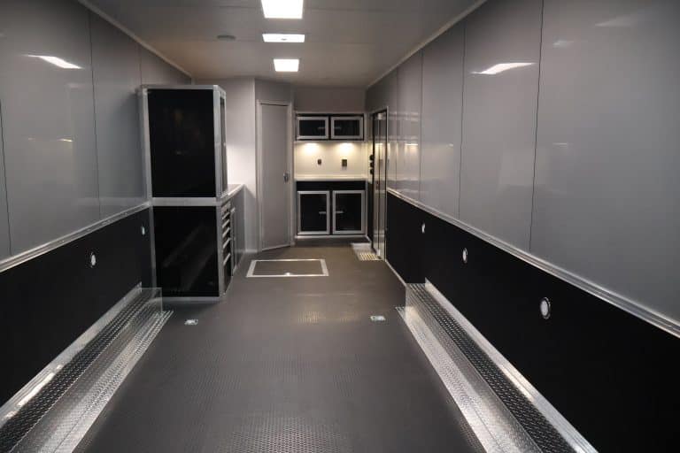 0004 Interior 2