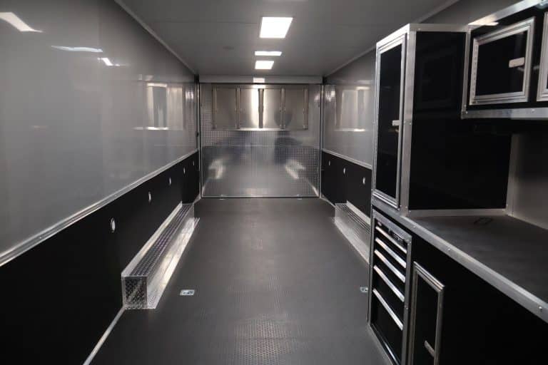 0005 INTERIOR 1
