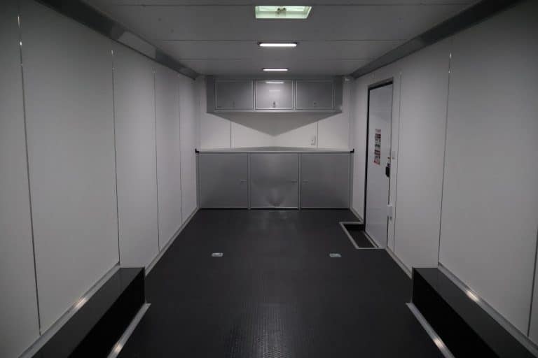 9836 Interior 2
