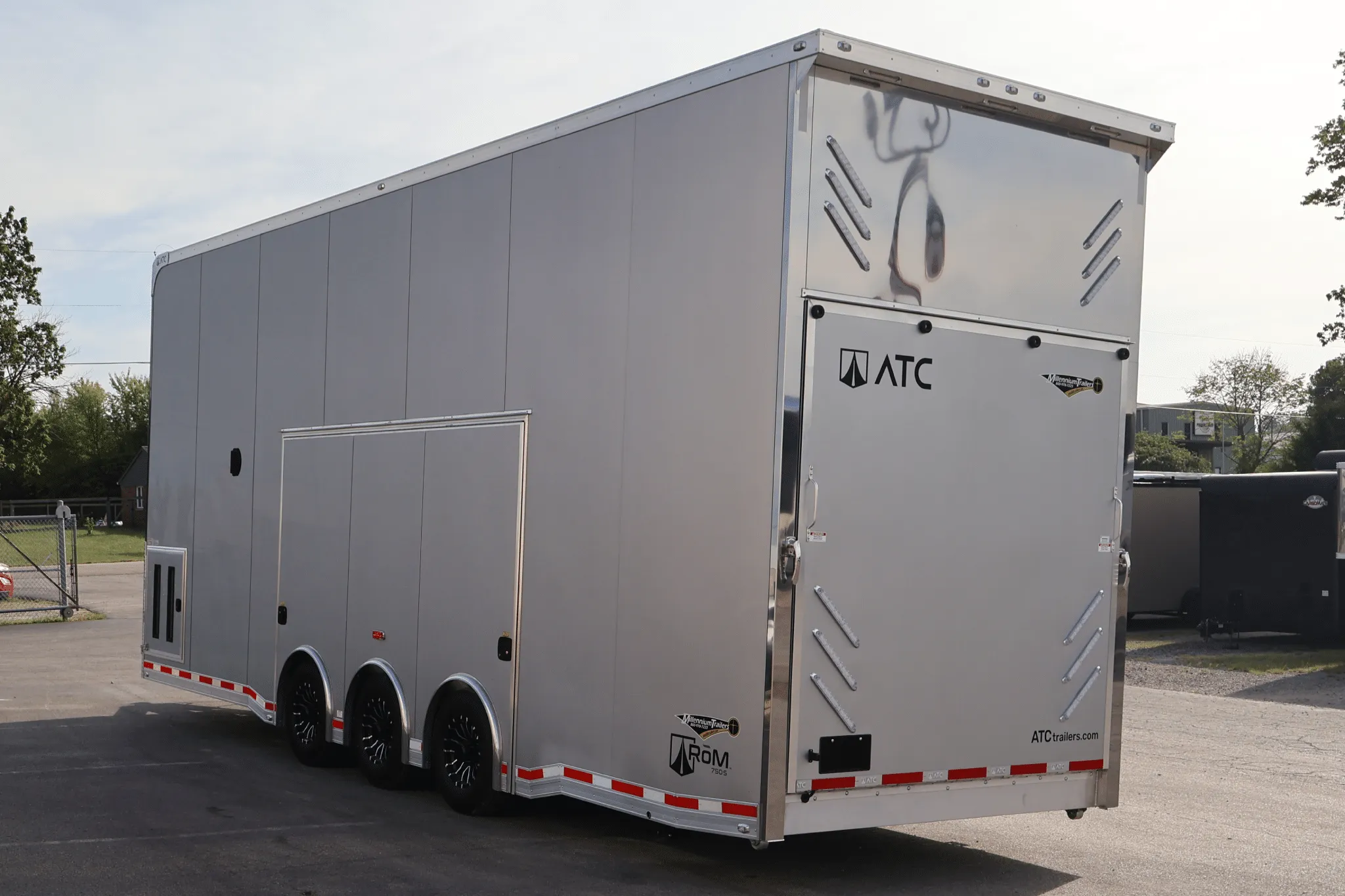 Enclosed ATC Car Trailer 2027 28ft. Aluminum Stacker ROM 750S w/18ft. Tiltable Lift & Lifetrac Options Added 7677 - Image 9