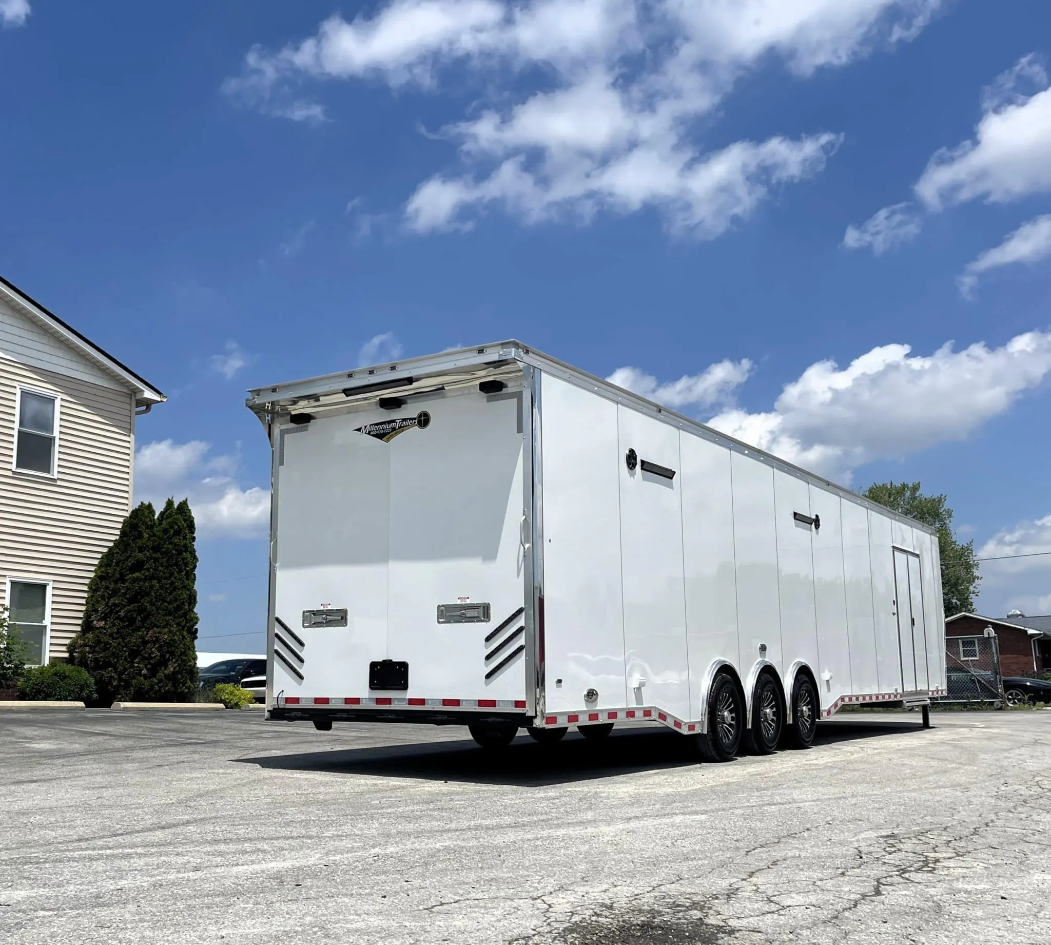 Enclosed Gooseneck Trailer 2027 48ft. Edge Car Hauler w/Finished Interior & Wide Ramp Door Opening 7894 - Image 15