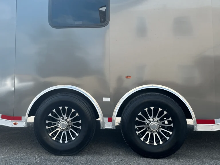 Enclosed Trailer with Living Quarters 2026 30ft Summit w/Large Bathroom & 12V HappiJac Queen Bed 0189 - Image 14