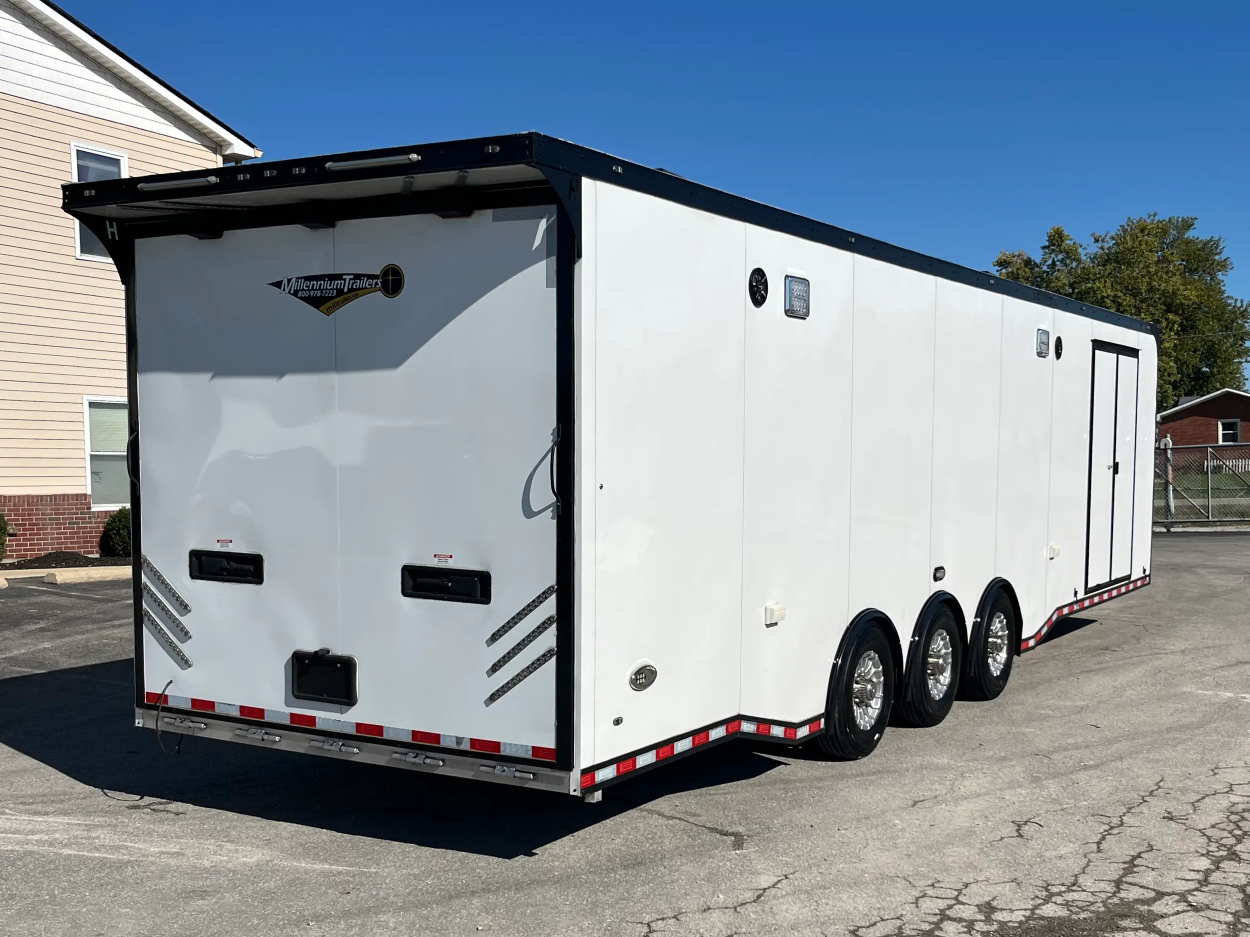Used Aluminum Car Trailer 2023 32ft. Haulmark Edge w/Dragster Lift & (2) A/Cs 0733 - Image 6