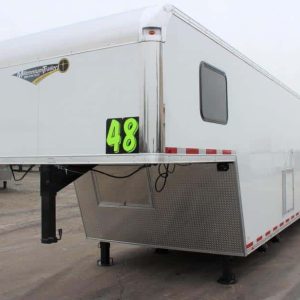 Enclosed Gooseneck Trailer 2023 48' Large Corner Bathroom