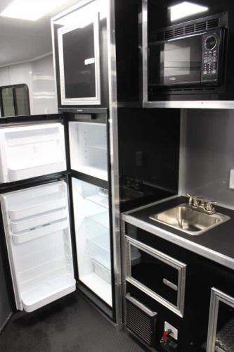 Gooseneck Enclosed Trailer with Living Quarters