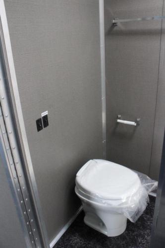 Enclosed Trailer with Living Quarters 28'/MC