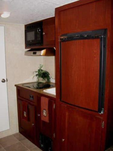 Enclosed Trailer With Living Quarters 32'/12D