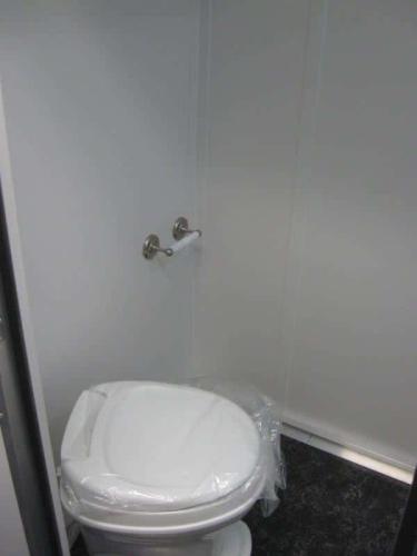 Enclosed Trailer with Living Quarters 26'/MC