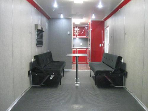 Enclosed Trailer with Living Quarters 26'/MC