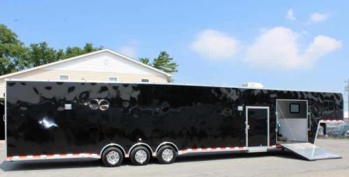 Enclosed Gooseneck Trailer 53ft Black with 60" double doors
