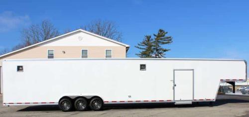 Enclosed Gooseneck Trailer