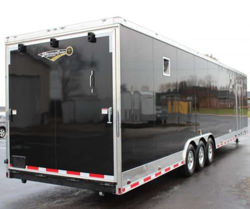 Enclosed Gooseneck Trailer