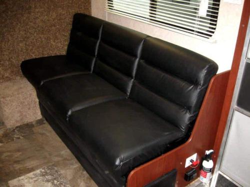 Enclosed Gooseneck Trailer