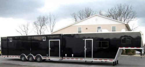 Enclosed Gooseneck Trailer