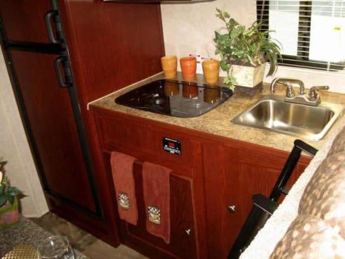 Enclosed Trailers With Living Quarters