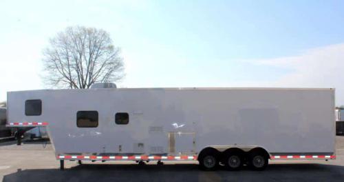 Enclosed Trailers With Living Quarters