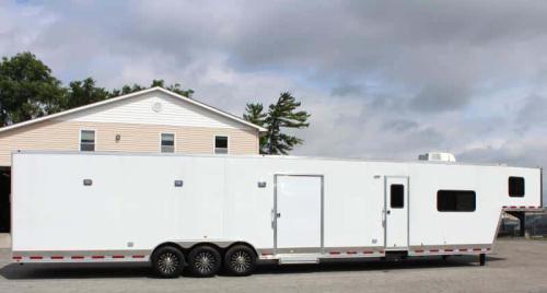 Enclosed Gooseneck Trailer